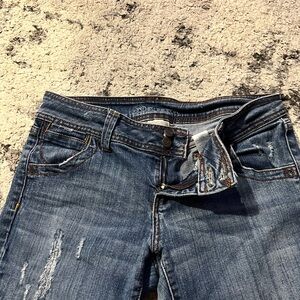 Decree Distressed Blue Cropped Jeans